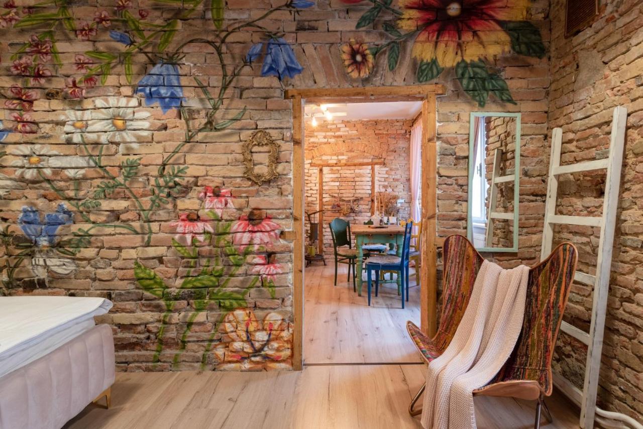Accommodation At The Folklore Apartment Bratislava Exterior foto