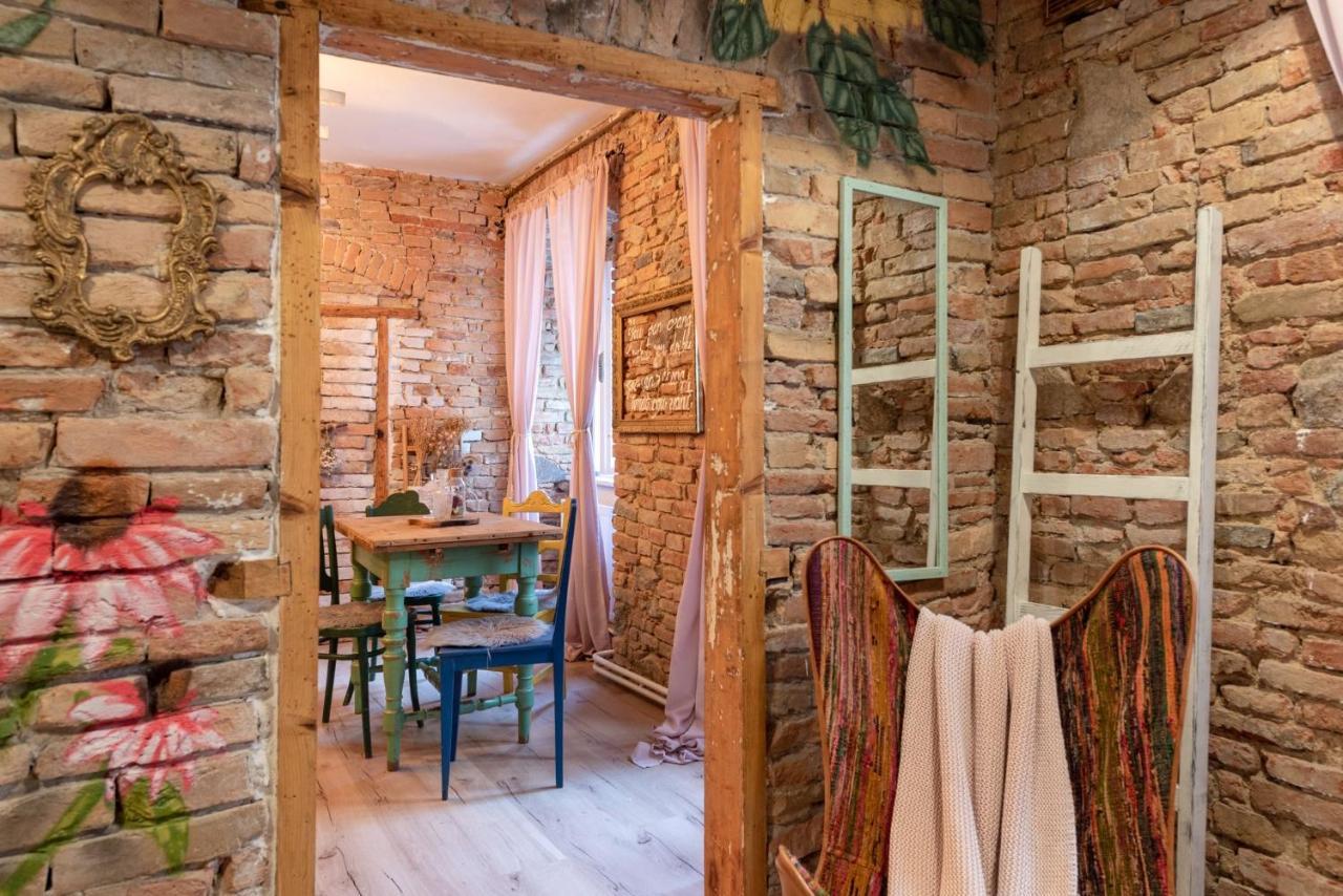 Accommodation At The Folklore Apartment Bratislava Exterior foto